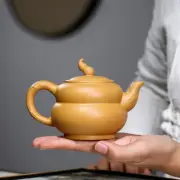 240ml Yixing Handmade Zisha Gourd Teapot Purple Clay Pot Bottle Kung Fu Tea Set
