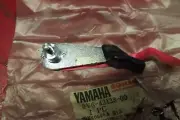 YAMAHA THROTTLE LEVER YT125J K L M N TRIKE TRI-ZED NOS 5V6-42138-00 REF27