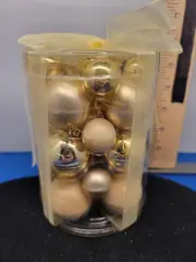 Ball Ornaments Set of 15 Gold Gloss-Satin-Frosted 339