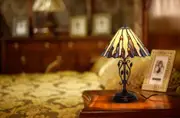 10" Curved line design Stained Glass Tiffany Table Lamp with Decor Base