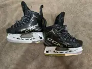 BRAND NEW CCM XF 5.5 WIDE USED ONE TIME!