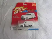 2002 Johnny Lightning Woodys & Panels: White '65 Ford Panel Delivery NIP