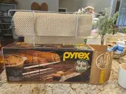 Vintage Pyrex Bake a Round NIB