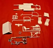 AMT 1969 Ford Falcon Stocker Chassis 1/25