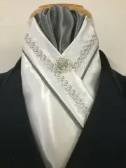 HHD White Satin Pretied Stock Tie Grey Chain Embroidered