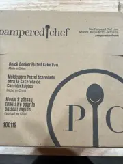 Pampered Chef - Retired **Quick Cooker Fluted Cake Pan #100119 NIB