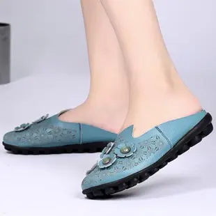 【MOM】拖鞋 包頭拖鞋/真皮縷空刺繡花樣立體花朵包頭拖鞋 豆豆鞋 藍