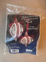 Sulyn Ruby SPARKLER Makes 2 Vtg Sequin Bead Christmas Ornament Craft Kit 201-B