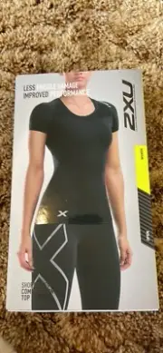 2XU Women’s Compression top Size L