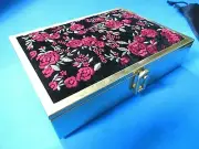 Alice + Olivia Clutch Bag Hardcase with Floral Velvet Roses Stacey Bendet NEW