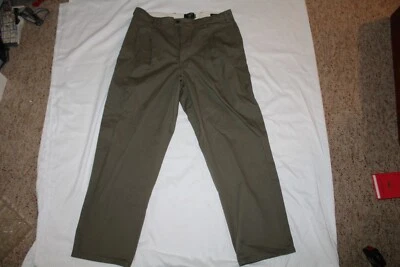 Men's Dockers Comfort Original Khaki Relaxed Fit Pleated Pants Large 34/32