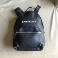 在飛比找蝦皮購物優惠-保證正品 Balenciaga 皮革 中型 後背包 男女都適