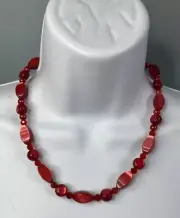 Vintage Moonglow Lucite glass pearls beaded necklace iridescent red