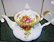 Royal Albert OLD COUNTRY RoseTeapot Fancy Tea Pot Coffee 8" with Lid Gold Trim