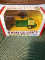 ERTL Farm Classics Manure Spreader diecast 1:43 Scale Factory sealed