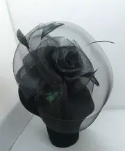 EXQUISITE HANDMADE BLACK TOP HAT SINAMAY FASCINATOR WITH FLOWERS & FEATHERS