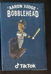 NY YANKEES AARON JUDGE BOBBLEHEAD SGA 62 HOME RUN RECORD 2024