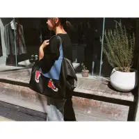 在飛比找蝦皮購物優惠-日本 Mis Zapatos 旅行包 旅行袋 側背包 側背袋