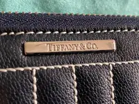 在飛比找Yahoo!奇摩拍賣優惠-｛玉芬園｝ 全新 Tiffany 皮夾 附 Tiffany束