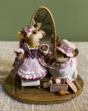 Wee Forest Folk A STITCH IN TIME - EMPIRE LTD-10E Figurine