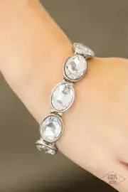 Paparazzi DIVA IN DISGUISE white bracelet