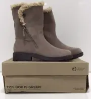 Clark’s Opal Zip Pebble Suede Cold Weather Boots Womens Beige Size 9.5W