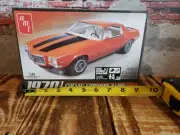 AMT Chevy Camaro 1970 1/2 z/28 1:25 scale plastic model kit skill 2
