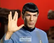 LEONARD NIMOY AS "MR. SPOCK" IN "STAR TREK" - 8X10 PUBLICITY PHOTO (WW-018)