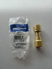 Western Adaptor 809 CGA 555 Cylinder to 580 Nitrogen Argon Helium Regulator