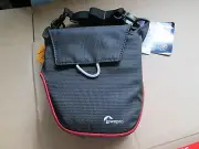 $40 Lowepro Compact ILC Courier 70 Digital Camera Case Fits Sony NEX Black