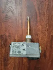 Genuine Robertshaw Gas Water Heater Thermostat 75-037-013 220RTSP 222-40056-0