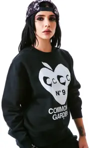 [Hollywood Made] UC Apple Heart Crew Pullover Sweatshirt