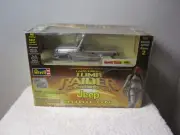 1/25 REVELL LARA CROFT TOMB RAIDER JEEP RUBICON #1561 MODEL KIT
