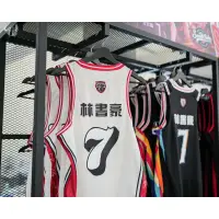 在飛比找蝦皮購物優惠-全新免運 P. LEAGUE+ 林書豪 高雄17直播 鋼鐵人