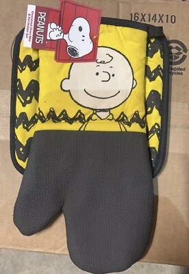 Snoopy Peanuts CHARLIE BROWN silicone oven mitt POT HOLDER SET new