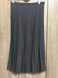 在飛比找Yahoo!奇摩拍賣優惠-日本品牌 LOWRYS FARM 灰色百褶裙 日本製
