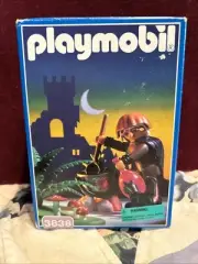 Playmobil # 3838 Witch/Sorceress w/Cauldron & Cat, Vintage, 1996, Malta NIB