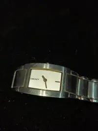在飛比找Yahoo!奇摩拍賣優惠-DKNY 中古錶 251500 女錶 仕女錶 （無測試）多有