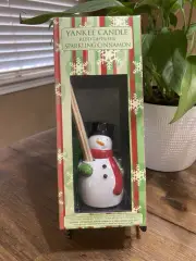Yankee Candle Ceramic Snowman Vase Reed Diffuser Sparkling Cinnamon Set NIB