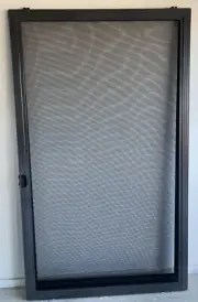Magnetic flywire sliding door