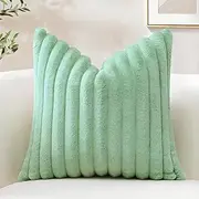Sungeek Pack of 1 Plush Velvet Cushion Cover, Faux Fur Soft Cushion Covers, Sofa Cushion, Decorative Cushion Covers, Fluffy Cushion Cover for Bedroom, Living Room (40 x 40 cm, Light Green)