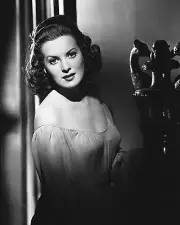 MAUREEN O'HARA LEGENDARY ACTRESS - 8X10 PUBLICITY PHOTO (ZY-002)