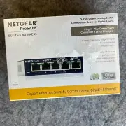 NETGEAR Prosafe GS105 5-Port Gigabit Ethernet Unmanaged Switch Built fr Business