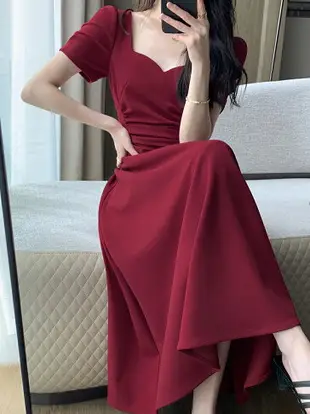 紅色連身裙女夏季方領收腰顯瘦赫本風訂婚裙