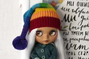 Rainbow striped hat for dolls Blythe, Pullip, knitted cap with a pompom, BJD