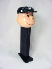 CHARLIE BROWN MILWAUKEE BREWERS BASEBALL MUSICAL GIANT PEZ DISPENSER -NEW IN BOX