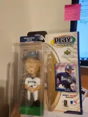 2001 Upper deck collectibles #51 Seattle Mariners Ichiro 7 inch bobble Head MLB
