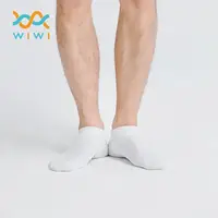 在飛比找momo購物網優惠-【WIWI】【現貨】MIT發熱抑菌按摩船型襪 男生-純淨白 