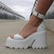 FLAWS WHITE PLATFORM HEELS