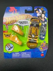 Hot Wheels Skate Tony Hawk Talon Take-Off #1/10 Fingerboard